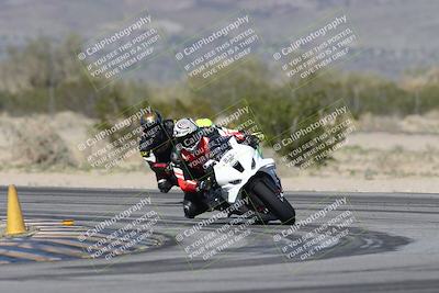 media/Jan-15-2026-Racers Edge (Thu) [[dfebeb70ab]]/3-B Group/Session 4 (Turn 5)/